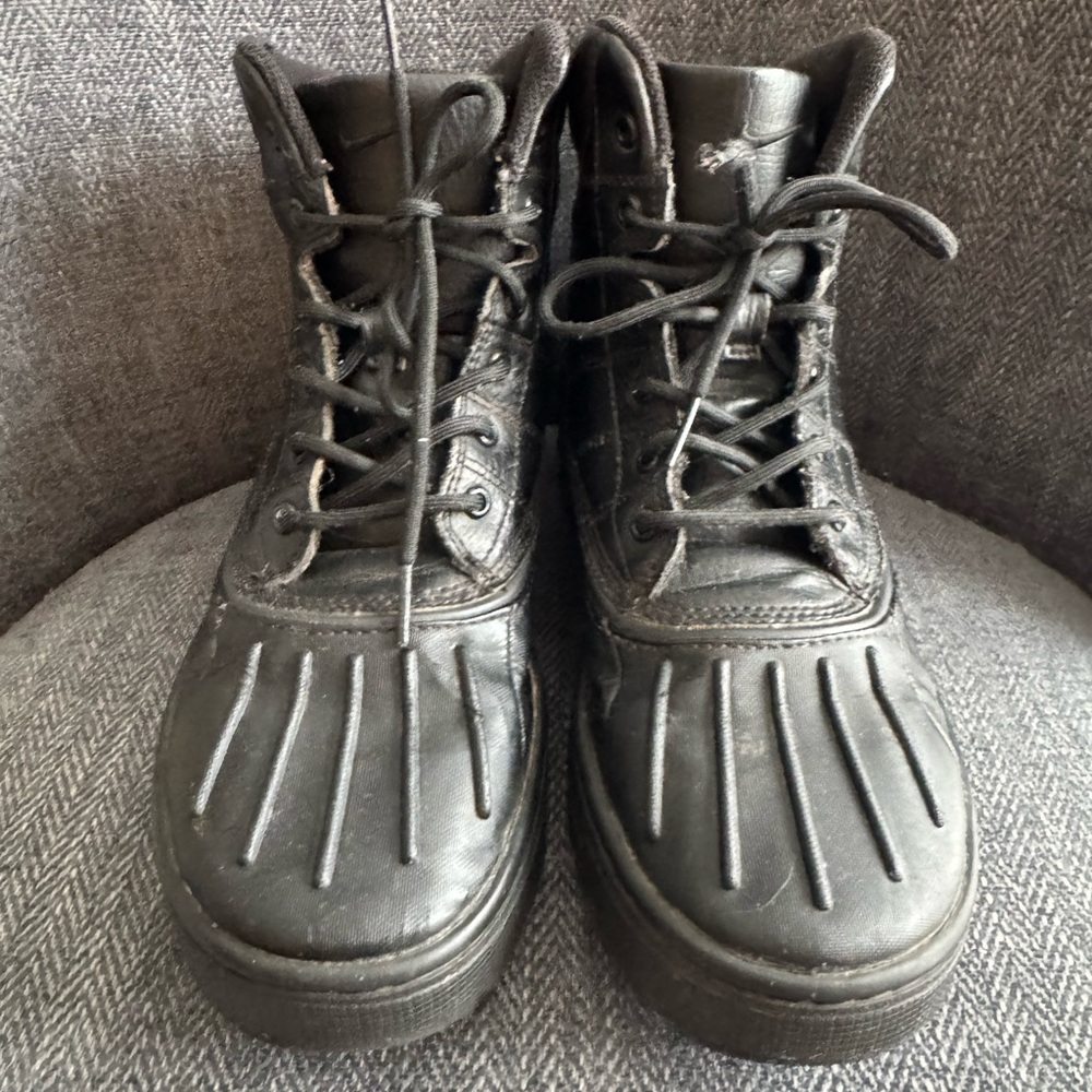 Nike ACG Woodside 2 High Winter Snow Boots Black GS Size 7Y 415077-001
